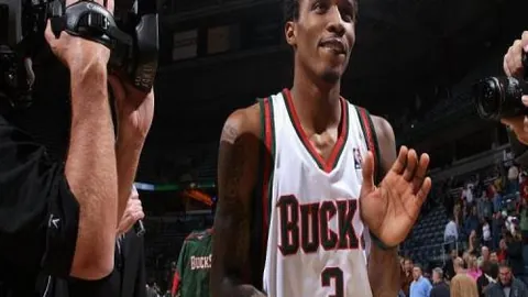 阿尔卡拉斯男子单打挺进复赛，贝琳达意外战胜可可创佳绩